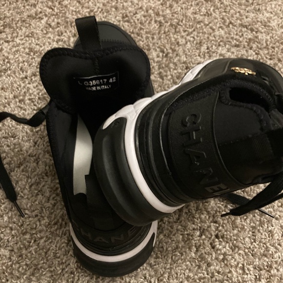 Chanel Black Sneakers (CC Cap Toe Logo) - Picture 5 of 8